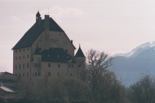 Schloss Goldenstein und Pfk. hl. Elisabeth (Elsbethen)